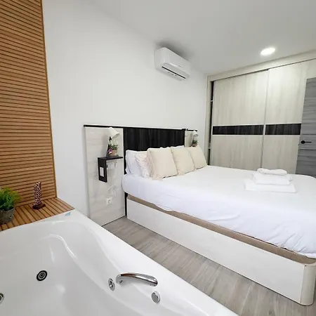 Benahavis Iii Airport Apartamento